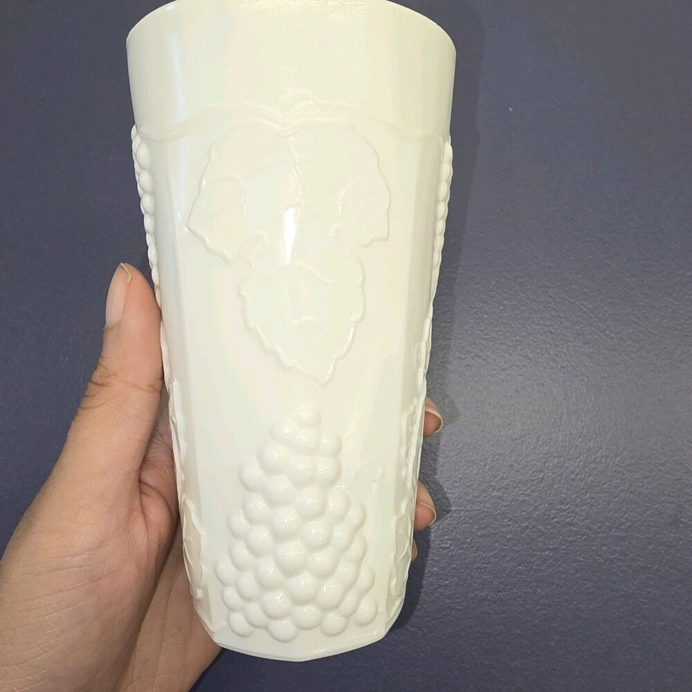 Vintage Indiana Milk Glass Glasses Harvest Grape Tumblers  Set Of  4 16 Oz. - Picture 5 of 5